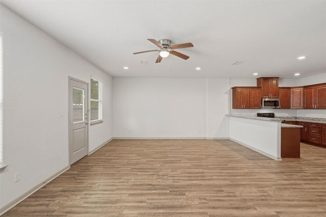 634 Magnolia Bend Bend, New Caney, TX 77357