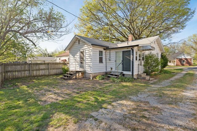 2526 W Walnut Street, Springfield, MO 65806