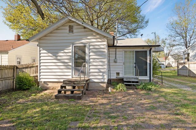 2526 W Walnut Street, Springfield, MO 65806