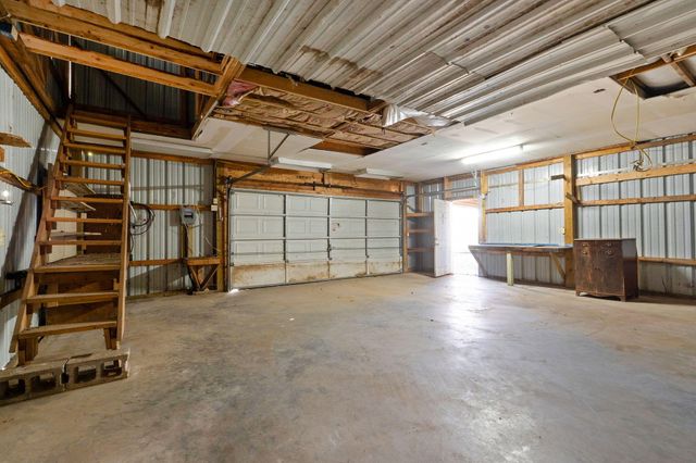 2526 W Walnut Street, Springfield, MO 65806