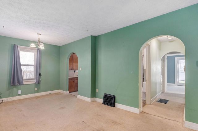 2526 W Walnut Street, Springfield, MO 65806