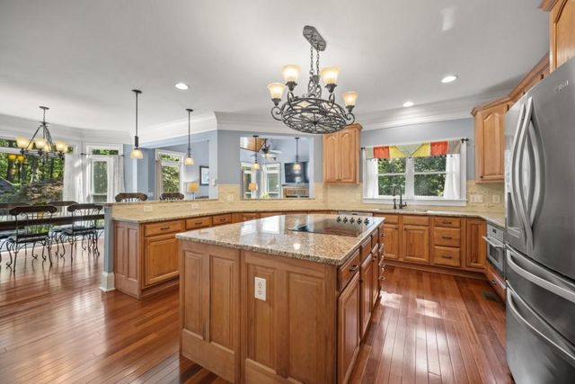 10 Clydesdale Trail, White, GA 30184