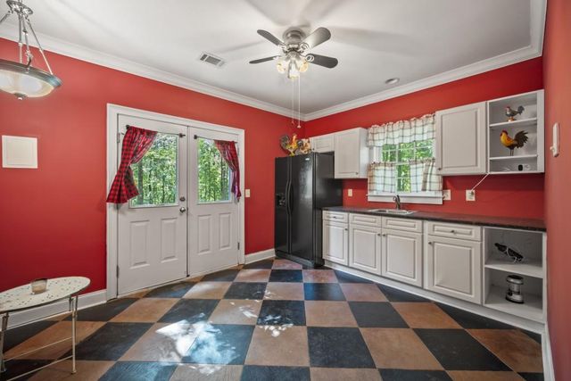 10 Clydesdale Trail, White, GA 30184