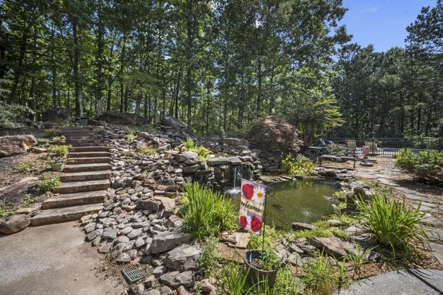 10 Clydesdale Trail, White, GA 30184