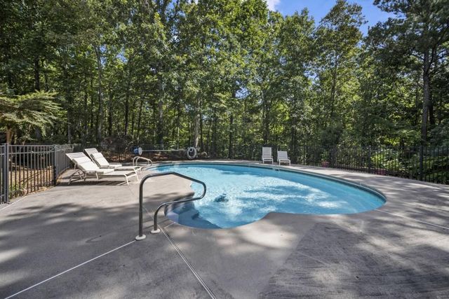 10 Clydesdale Trail, White, GA 30184