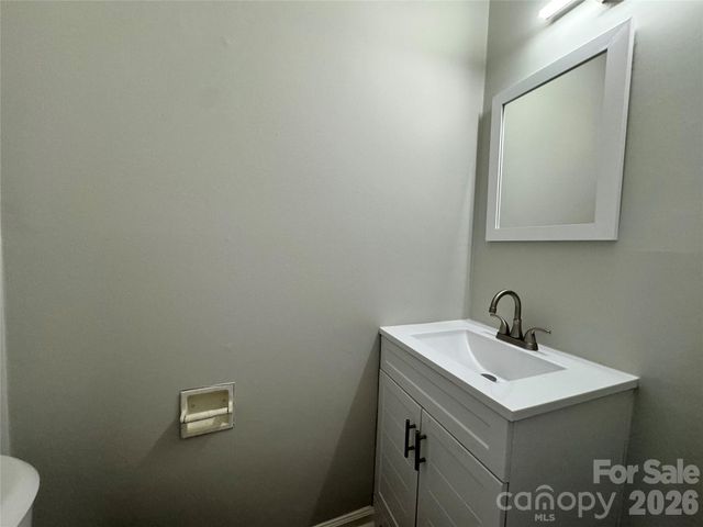 1906 Mereview Court 8, Charlotte, NC 28210