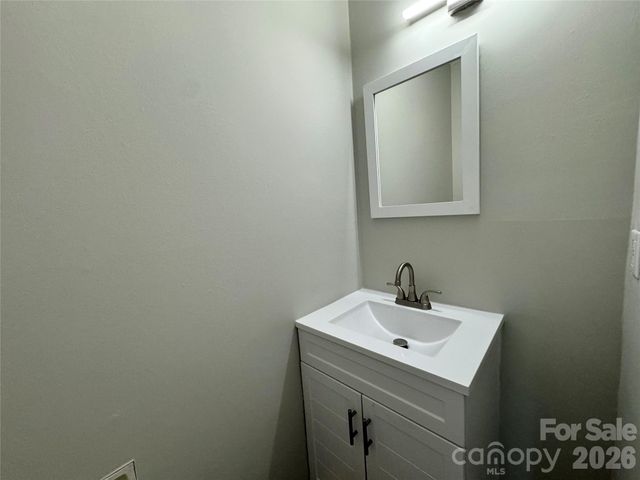 1906 Mereview Court 8, Charlotte, NC 28210