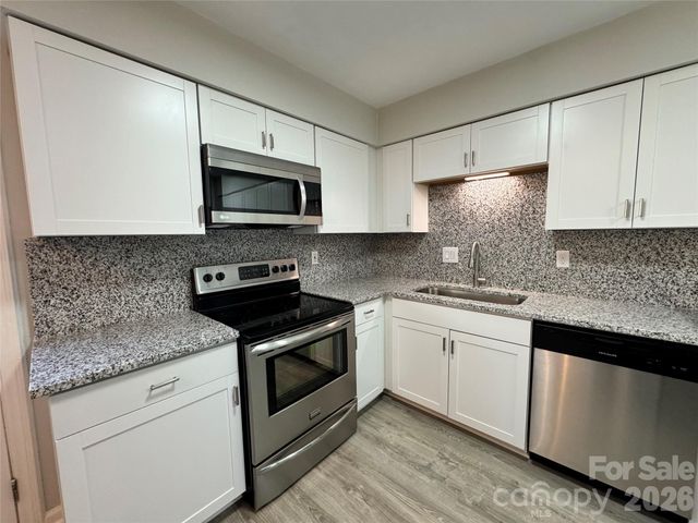 1906 Mereview Court 8, Charlotte, NC 28210