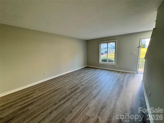 1906 Mereview Court 8, Charlotte, NC 28210