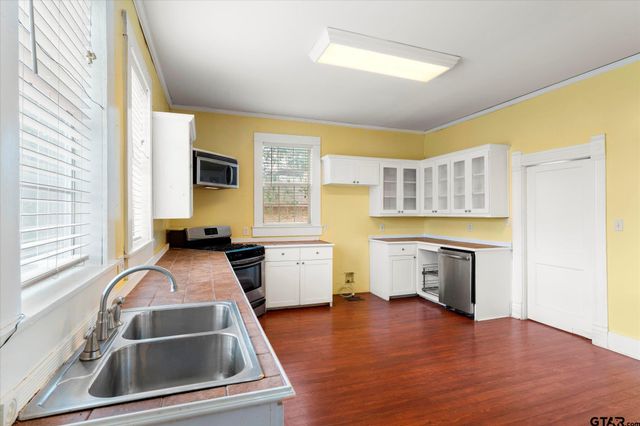 508 E 3rd, Mt Pleasant, TX 75455