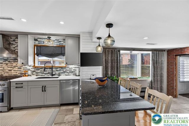 226 Front Street, Alburtis Boro, PA 18011