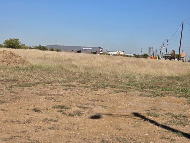 200 Martingale Drive, Oak Point, TX 75068
