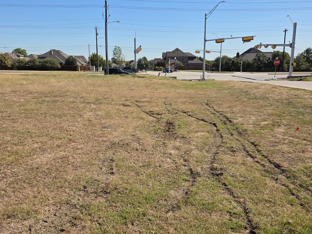 200 Martingale Drive, Oak Point, TX 75068