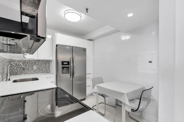 20515 E Country Club Drive 2242, Aventura, FL 33180