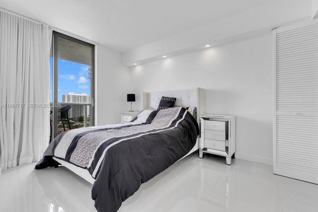 20515 E Country Club Drive 2242, Aventura, FL 33180