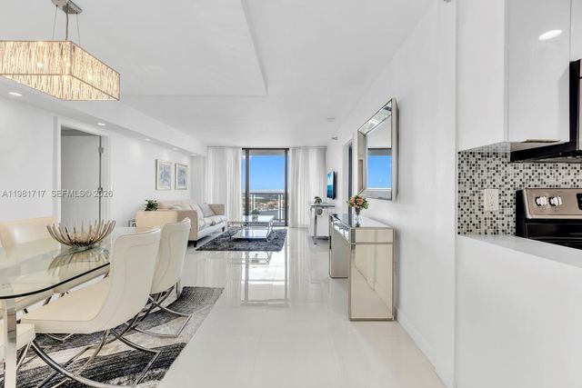 20515 E Country Club Drive 2242, Aventura, FL 33180