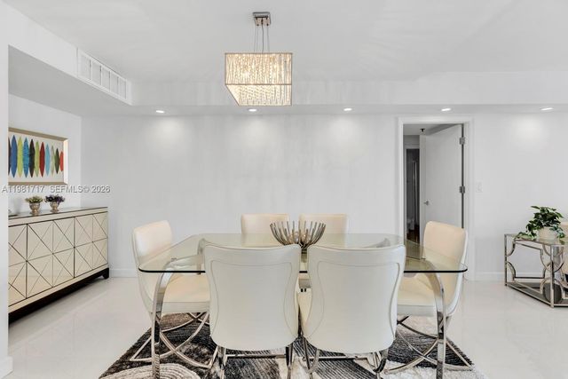 20515 E Country Club Drive 2242, Aventura, FL 33180
