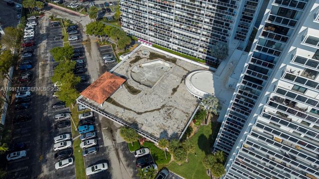 20515 E Country Club Drive 2242, Aventura, FL 33180