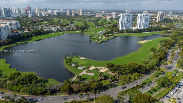20515 E Country Club Drive 2242, Aventura, FL 33180