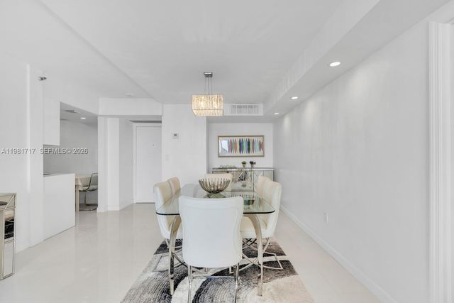 20515 E Country Club Drive 2242, Aventura, FL 33180