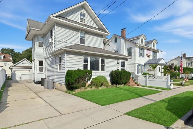 100 Spruce Street, West Hempstead, NY 11552