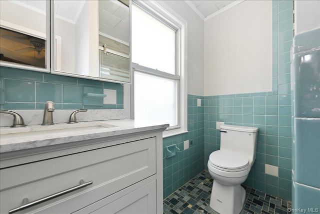 100 Spruce Street, West Hempstead, NY 11552