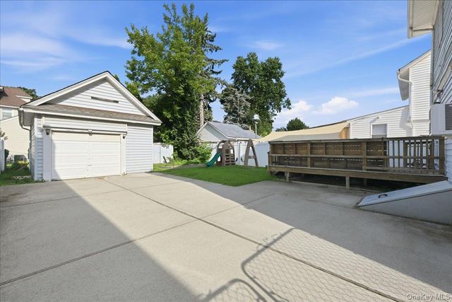 100 Spruce Street, West Hempstead, NY 11552
