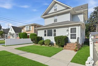 100 Spruce Street, West Hempstead, NY 11552