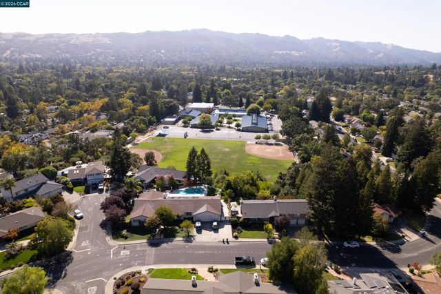 871 Richard Lane, Danville, CA 94526