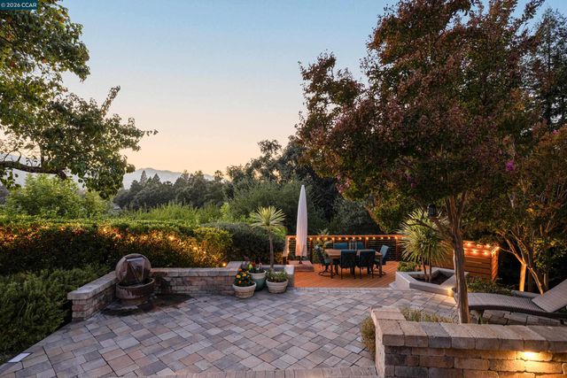 871 Richard Lane, Danville, CA 94526