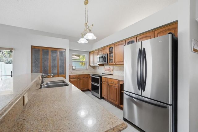 12564 NW 10TH Place, Sunrise, FL 33323