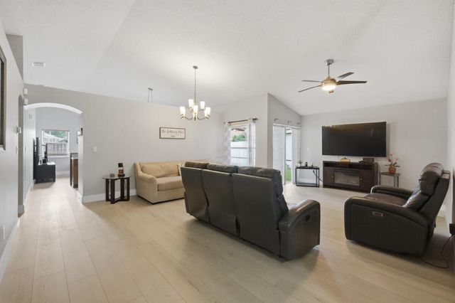 12564 NW 10TH Place, Sunrise, FL 33323