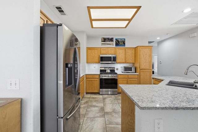 4111 W Redding Avenue, Visalia, CA 93277