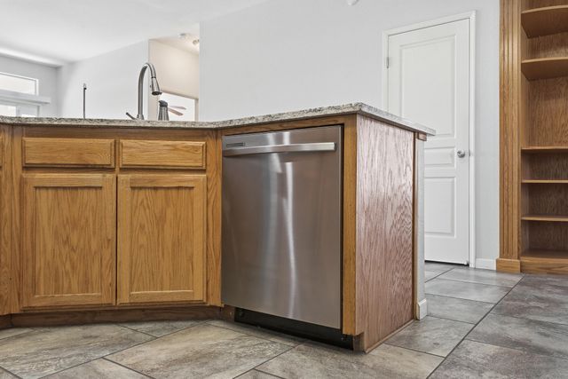 4111 W Redding Avenue, Visalia, CA 93277