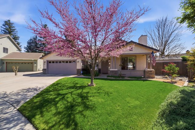 4111 W Redding Avenue, Visalia, CA 93277