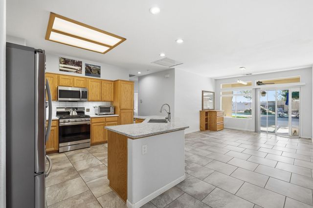 4111 W Redding Avenue, Visalia, CA 93277