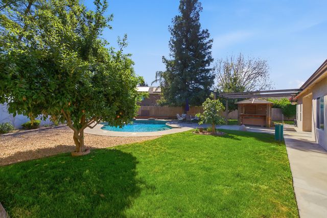 4111 W Redding Avenue, Visalia, CA 93277