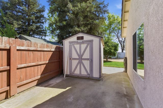 4111 W Redding Avenue, Visalia, CA 93277