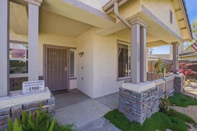 4111 W Redding Avenue, Visalia, CA 93277