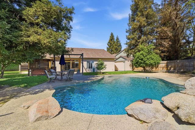 4111 W Redding Avenue, Visalia, CA 93277