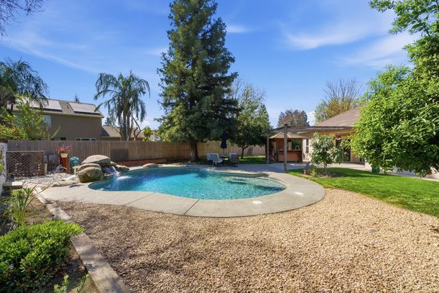 4111 W Redding Avenue, Visalia, CA 93277