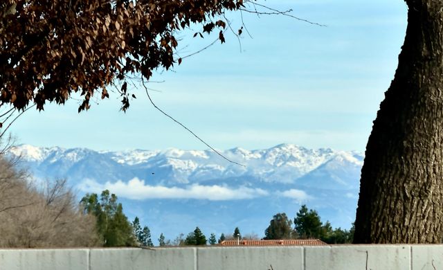 4111 W Redding Avenue, Visalia, CA 93277