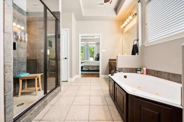 2711 Stonebriar Court, Arlington, TX 76001