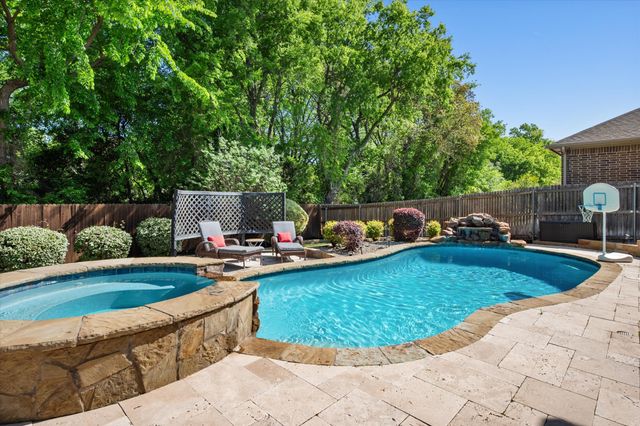 2711 Stonebriar Court, Arlington, TX 76001