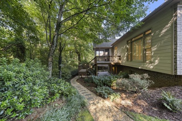 1003 Nottingham Lane NE, Brookhaven, GA 30319