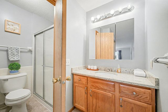 1690 Highway 36 w 224, Roseville, MN 55113