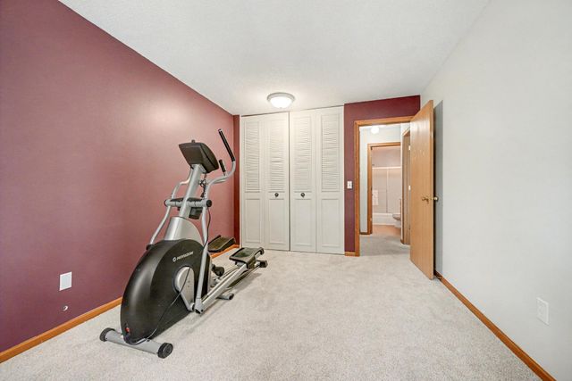 1690 Highway 36 w 224, Roseville, MN 55113