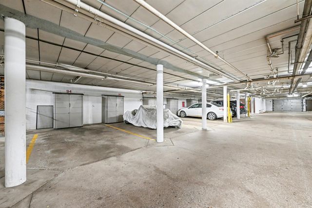 1690 Highway 36 w 224, Roseville, MN 55113