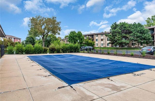 1690 Highway 36 w 224, Roseville, MN 55113