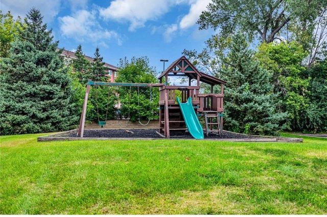 1690 Highway 36 w 224, Roseville, MN 55113